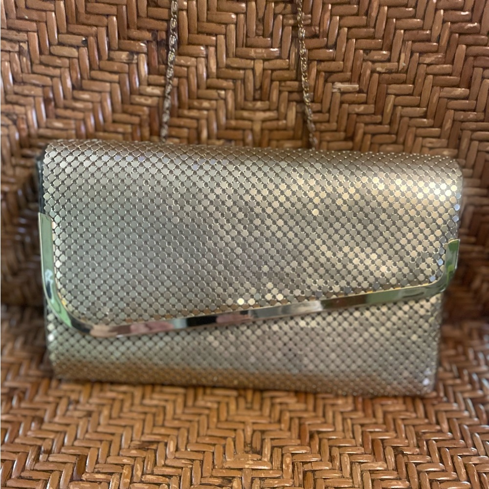 Vintage Gold Metal Mesh Evening Purse w Gold Shoulder Chain - Picture 2 of 7
